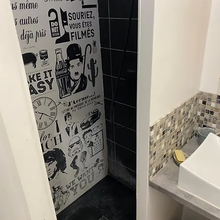 아파트 Appartement, *